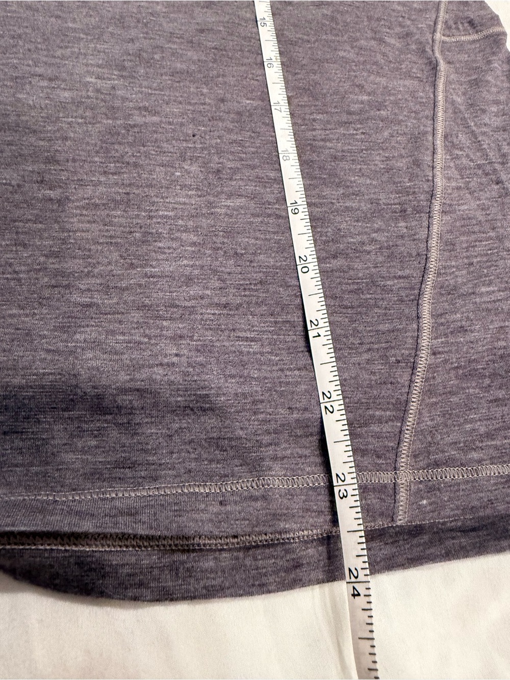 Lululemon Women’s Long-Sleeve Performance Top in Heather Purple - Picture 7 of 10